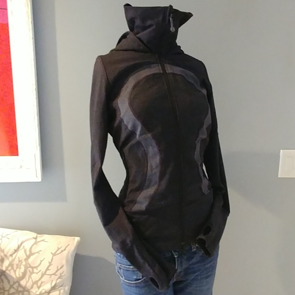 Lululemon Grey Hooded Thumbhole Logo Jacket 6